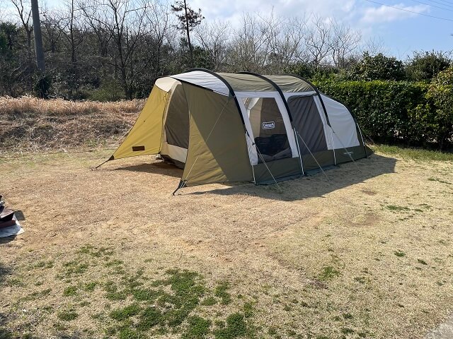 日川浜オートキャンプ場のコールマン2ルーム大型テント