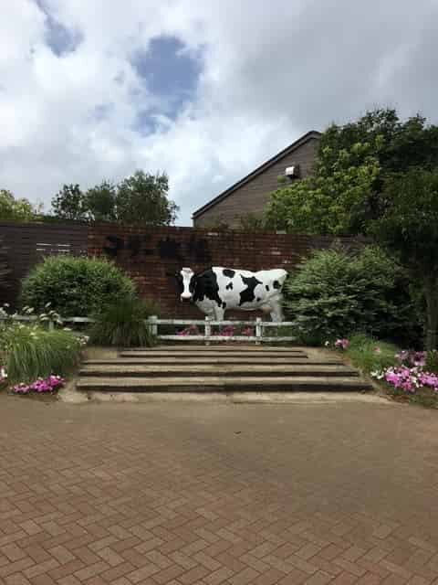 まきばゲート付近のうし像