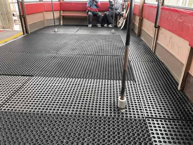 ガラガラのロープウェイ