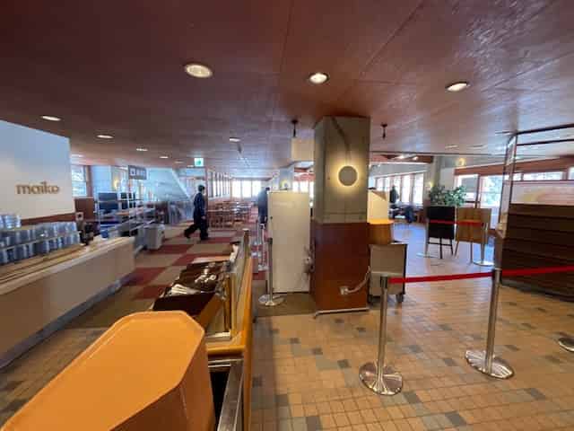 マウンテンレストランの店内2