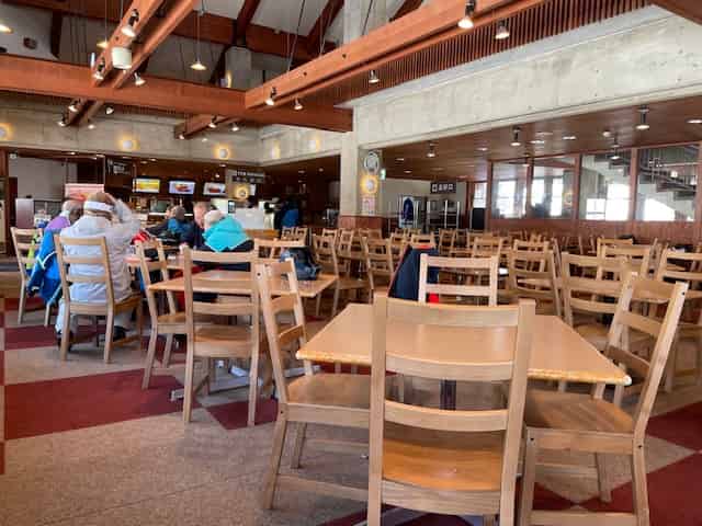 マウンテンレストランの店内3