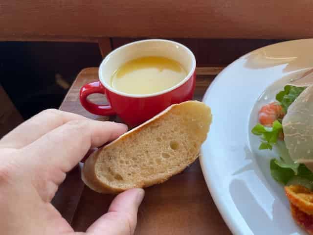 森のサラダのちっさいパン