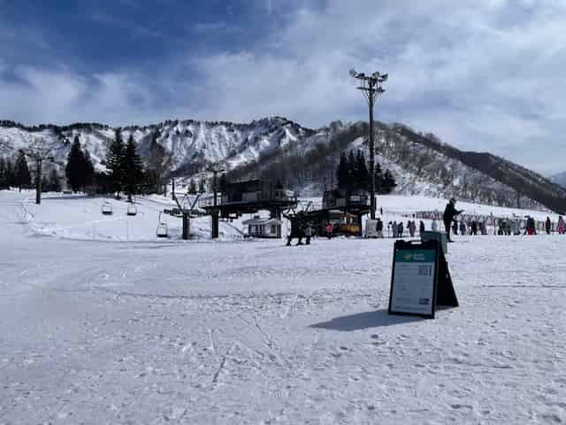 湯沢中里スノーリゾートのリフト行列